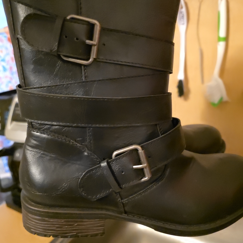 SOLD!!! Source Unknown Black Moto Boots with Buckle Straps